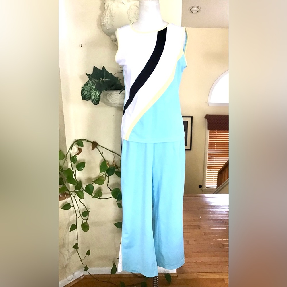 IZOD womens 2 pieces size Small